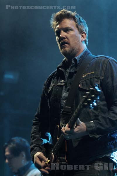 QUEENS OF THE STONE AGE - 2011-07-02 - BELFORT - Presqu'ile du Malsaucy - Joshua Michael Homme III - Troy Dean Van Leeuwen